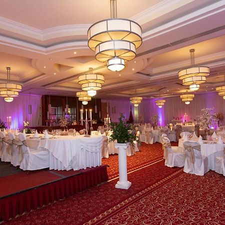 Hamlet Court Hotel Johnstown Bridge ภายนอก รูปภาพ