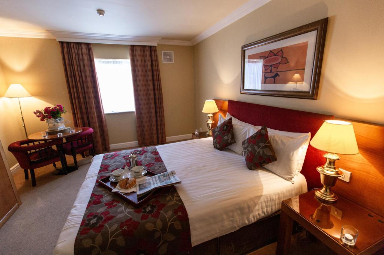 Hamlet Court Hotel Johnstown Bridge ภายนอก รูปภาพ