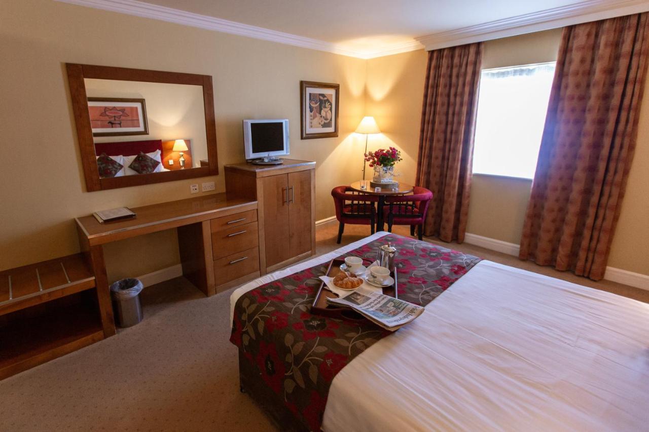 Hamlet Court Hotel Johnstown Bridge ภายนอก รูปภาพ
