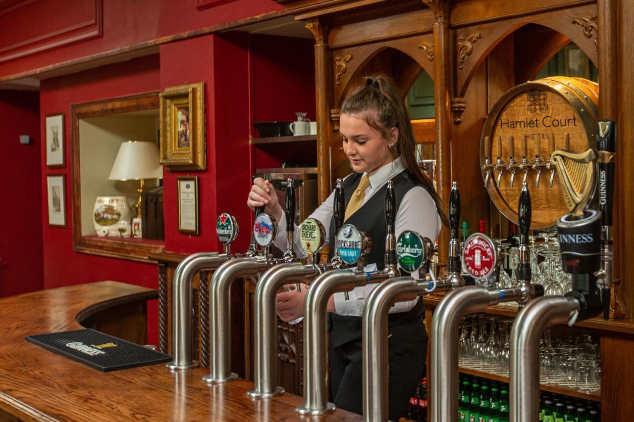 Hamlet Court Hotel Johnstown Bridge ภายนอก รูปภาพ