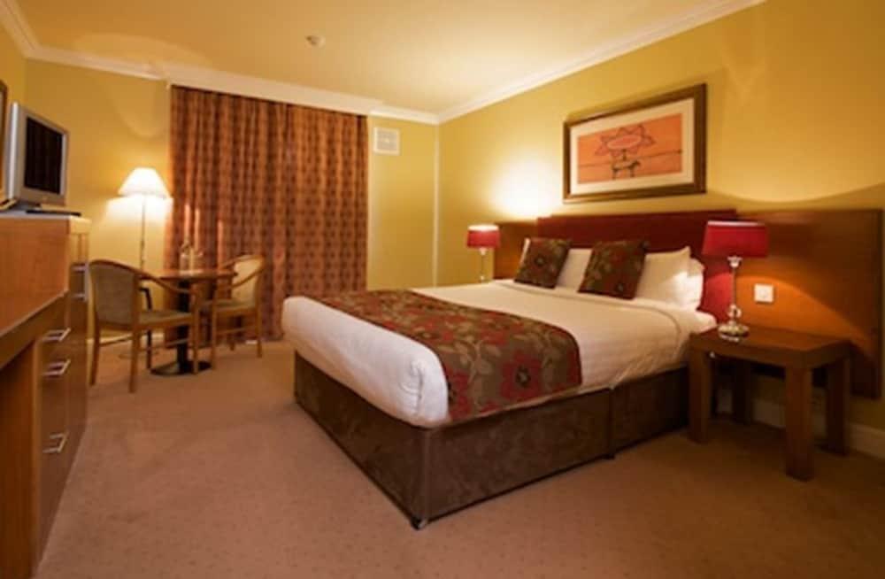 Hamlet Court Hotel Johnstown Bridge ภายนอก รูปภาพ