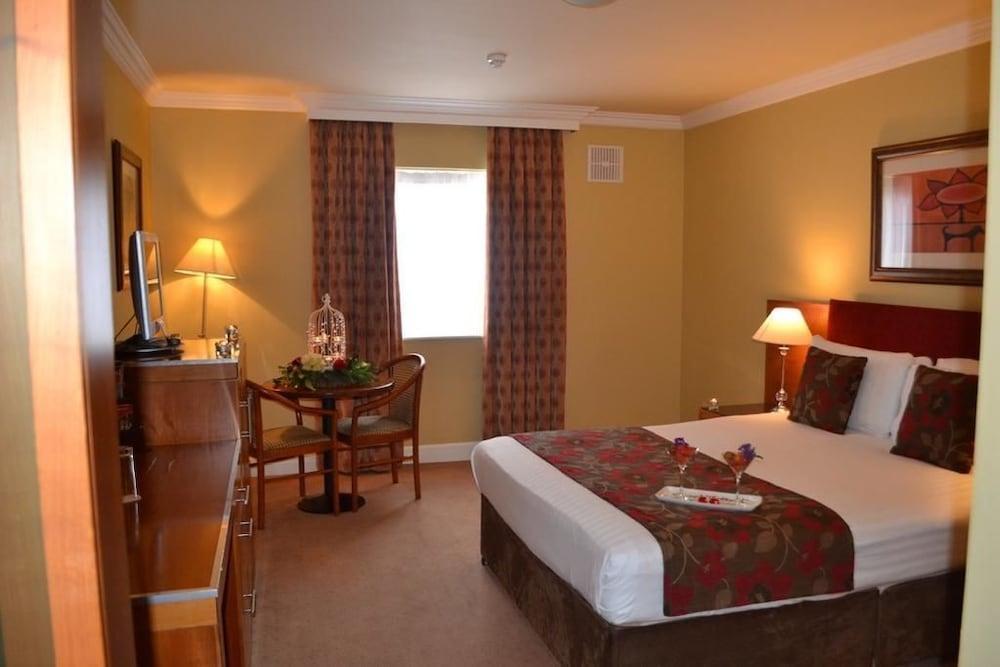 Hamlet Court Hotel Johnstown Bridge ภายนอก รูปภาพ
