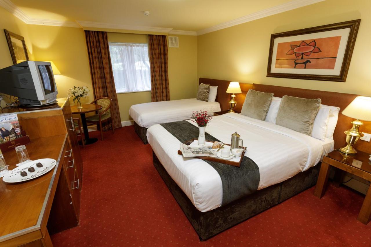 Hamlet Court Hotel Johnstown Bridge ภายนอก รูปภาพ